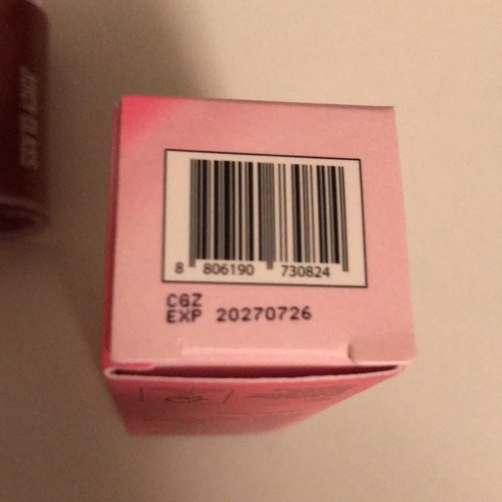 KAJA Juicy Glass Hydrating & Plumping Lip Oil in Cherry Cola NEW